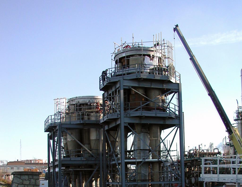 Reactor & Regen Head and Cyclone Assembly